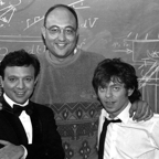 Piero Chiambretti, il sottoscritto e Paolo Rossi fotografati da Oliviero Toscani.jpg