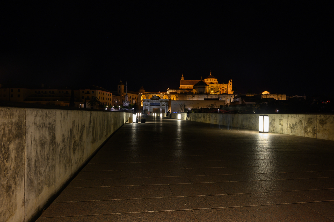 Il Ponte Romano in notturna