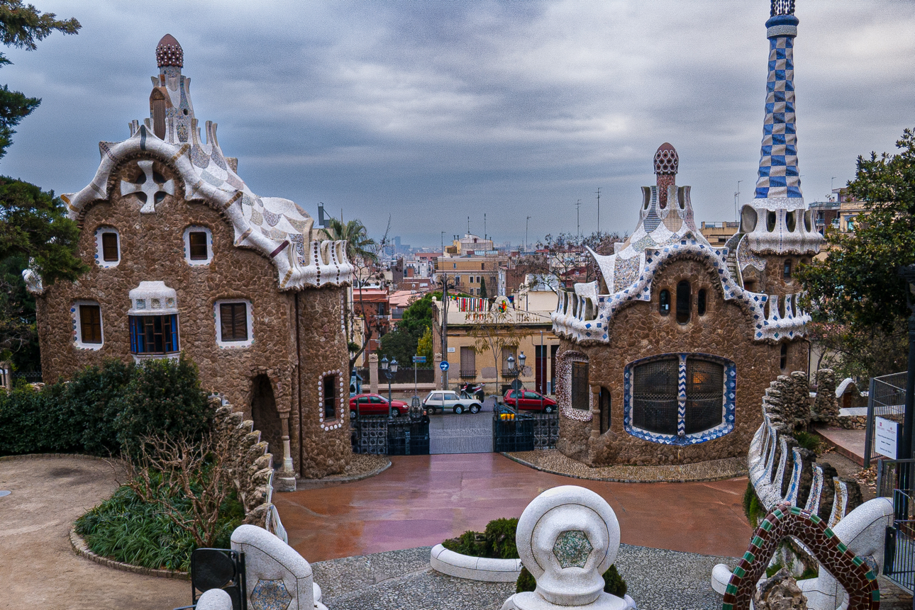 Le architetture fantastiche di Park G&uuml;ell, visione dell'architetto Antoni Gaud&iacute;