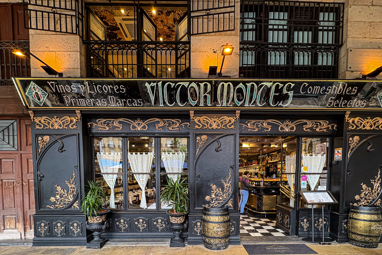 Ristorante e bar di Pntxos tipico in Plaza Nueva