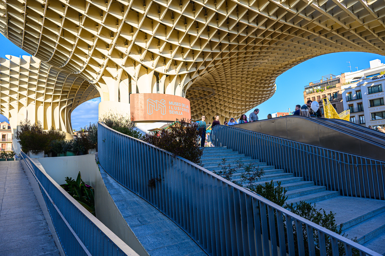 Lo stravaganate e ardito Metropol Parasol conosciuto come 