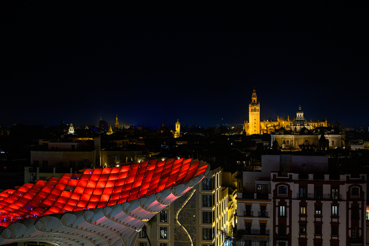 Il Metropol Parasol (setas de seville) &egrave; considerata la pi&ugrave; grande struttura in legno del mondo, inaugurata nel maggio 2011