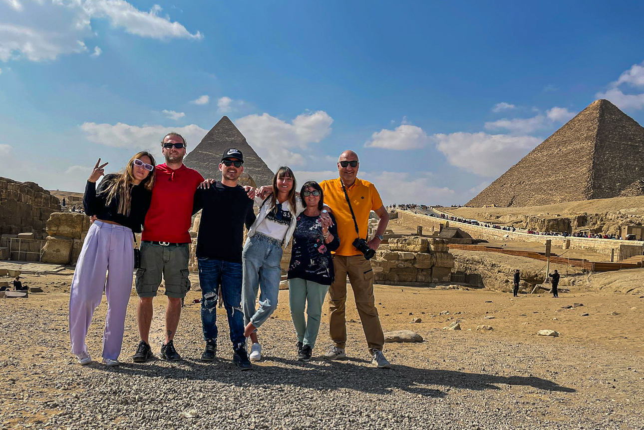 Noi sotto le Piramidi