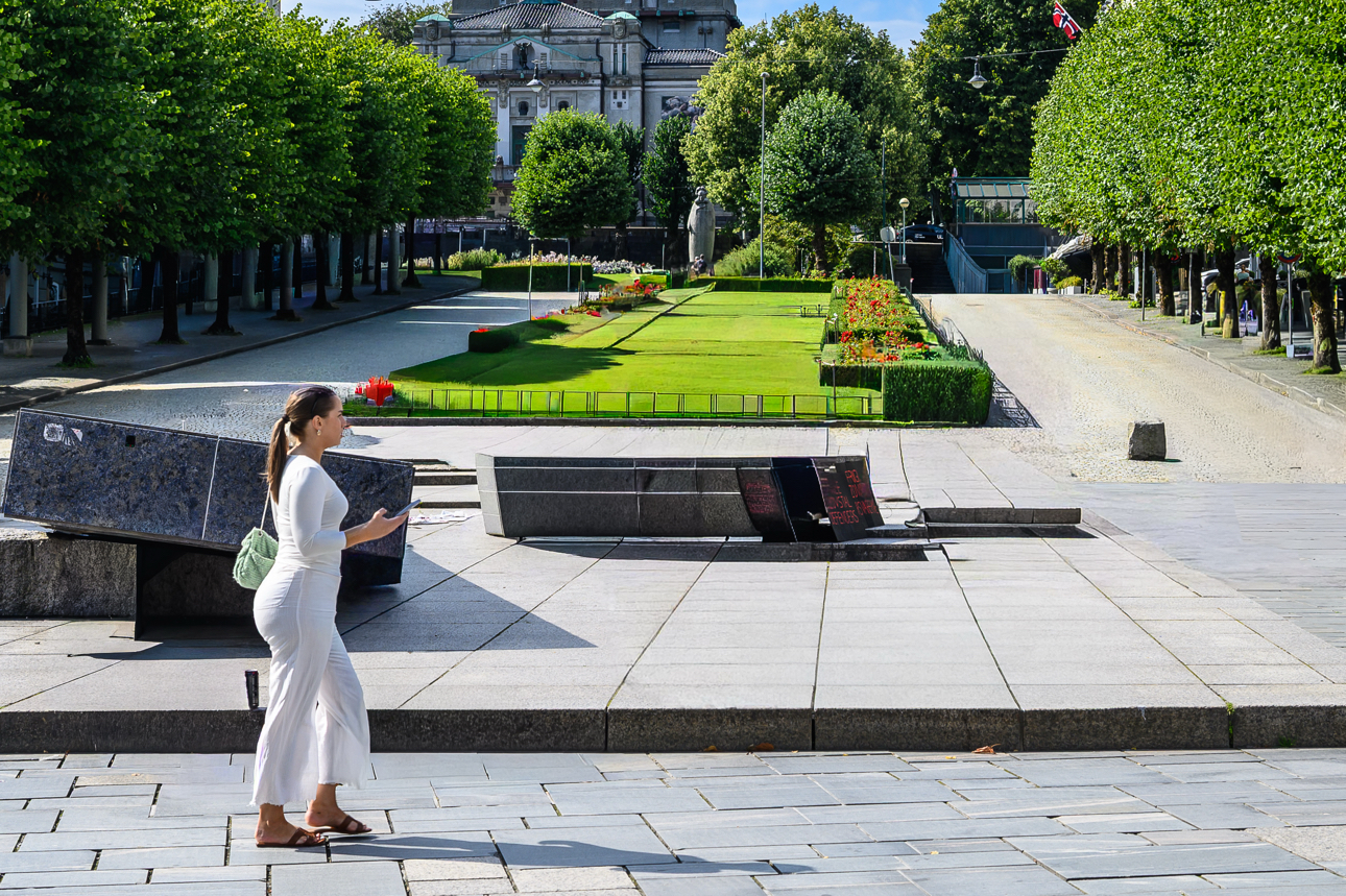 La Festplassen, un punto focale per eventi culturali locali, festival musicali, mercati alimentari e celebrazioni