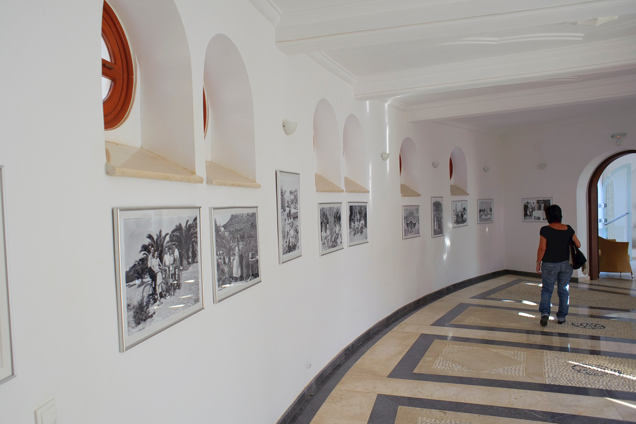 Esposizione di foto storiche alle Terme di Kallithea