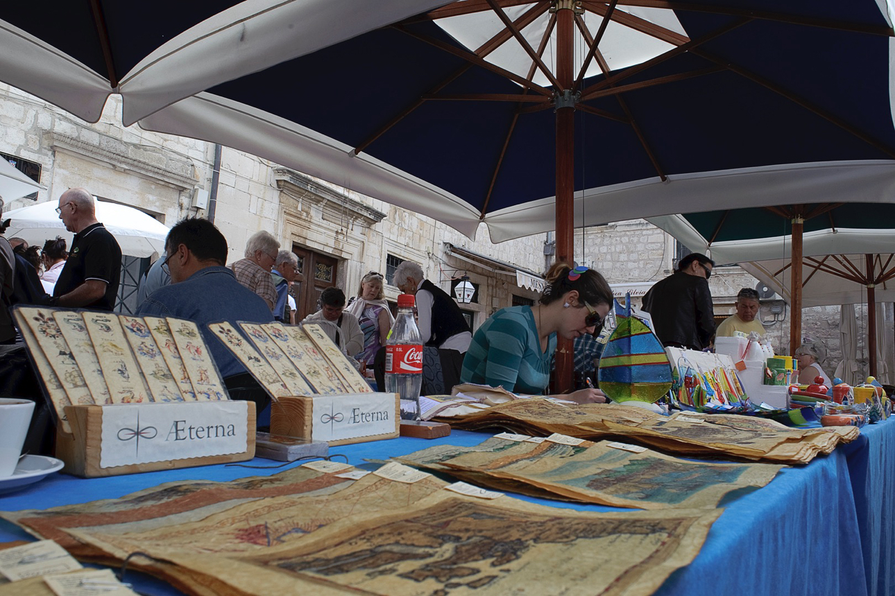 Bancarelle di artigiato 