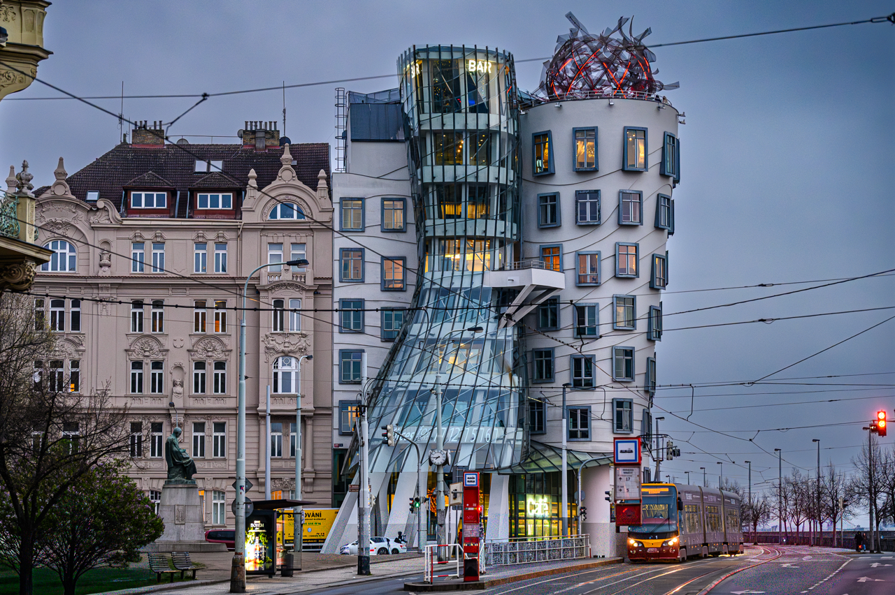 Tanč&iacute;c&iacute; dům, la Casa Danzante conosciuta anche come Ginger e Fred