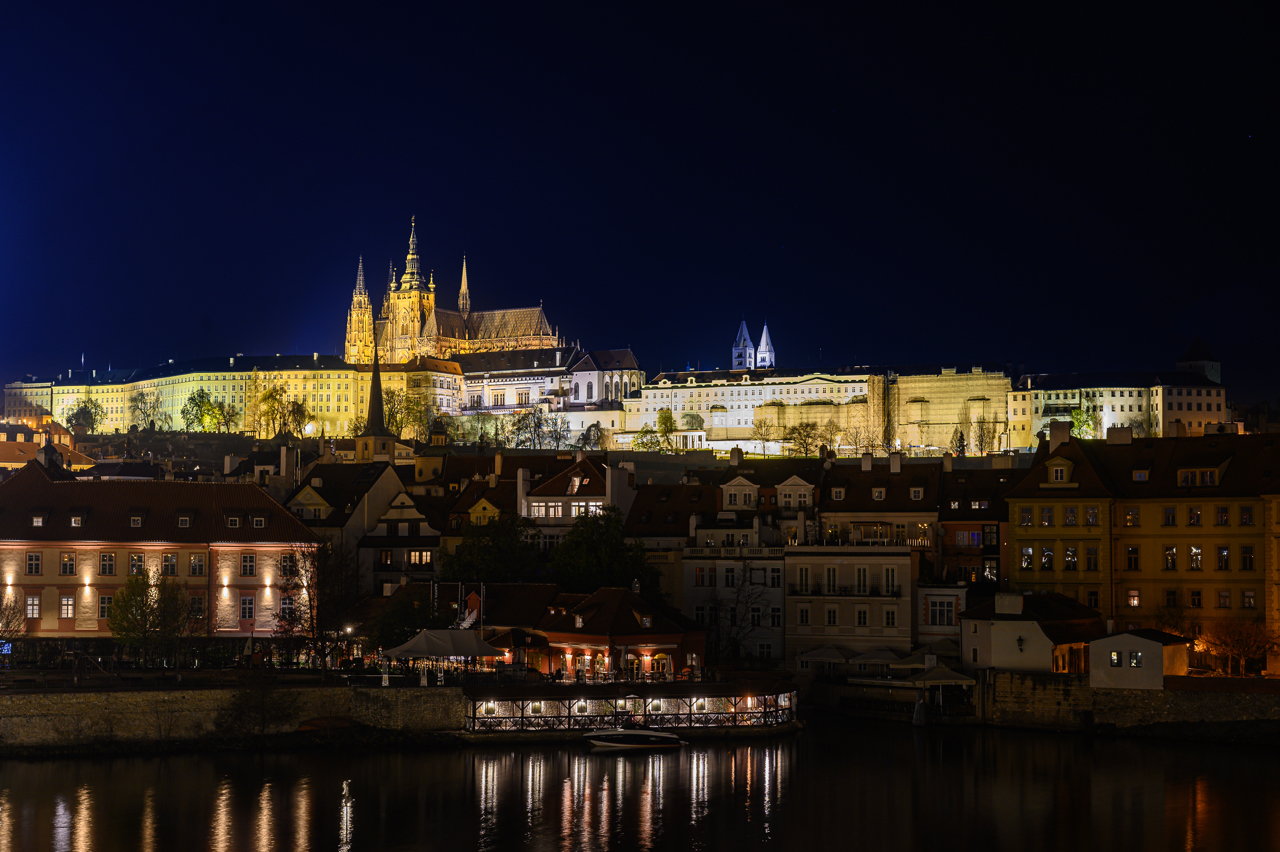 Il Castello con la Cattedrale di San VIto