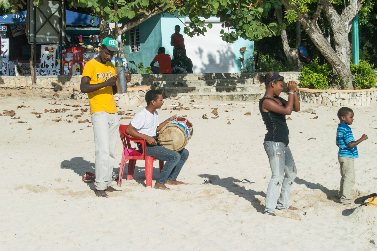 Comitato di accoglienza turisti a Bayahibe