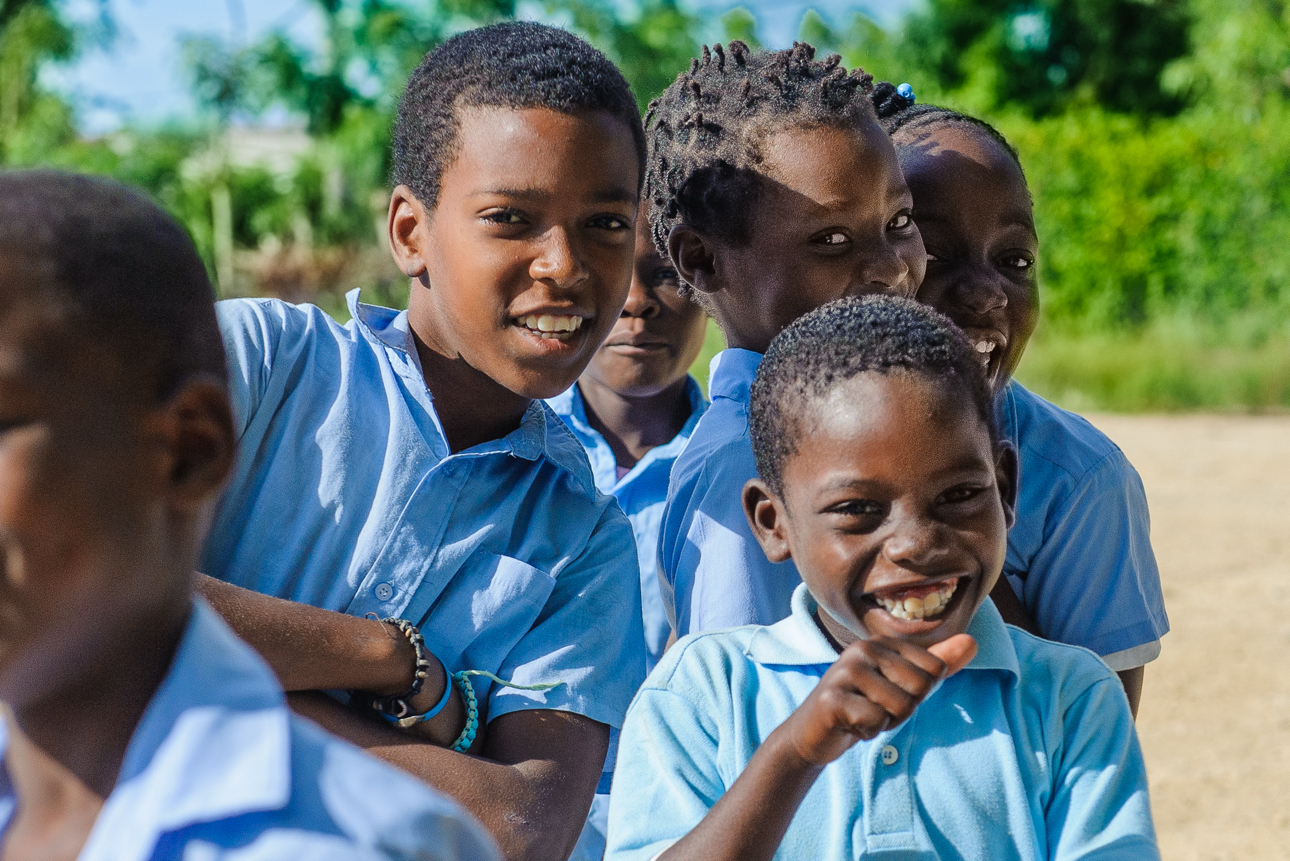 Alunni dell'Esquela Basica Rural Batey Magdalena