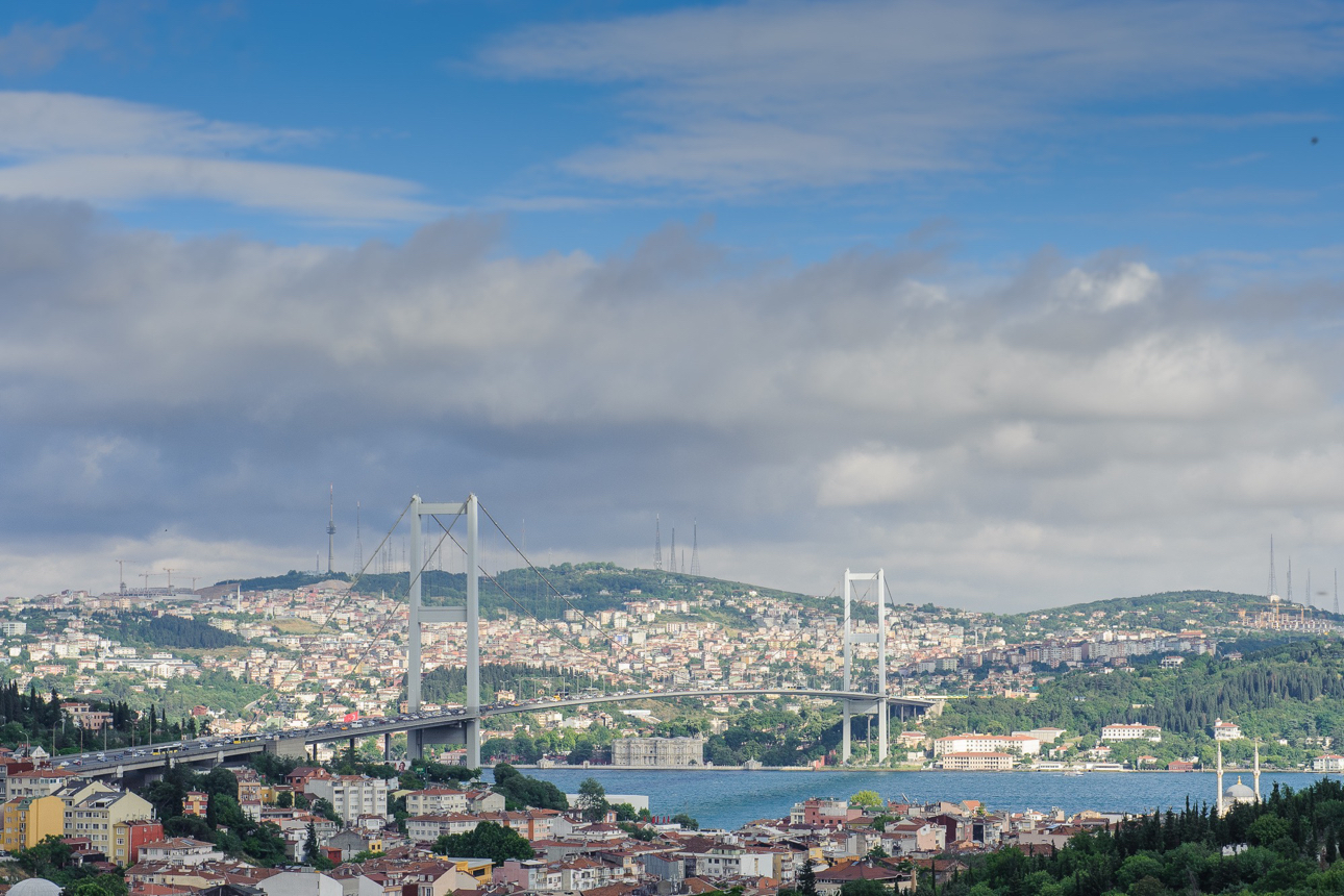 Il Ponte dei Martiri del 15 luglio o Ponte sul Bosforo, collefga la parte europea a quella asiatica di Istanbul