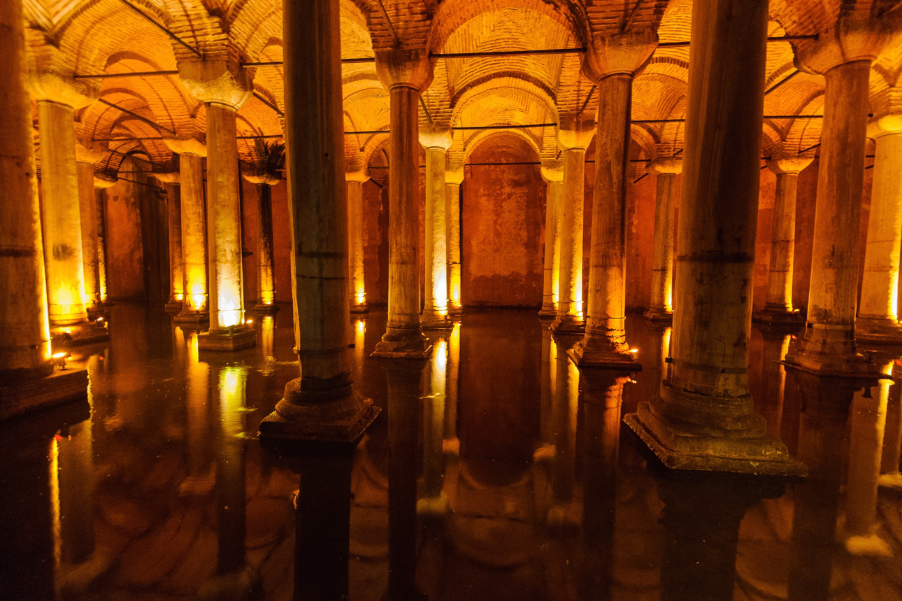 Interno della Cisterna Basilica (Yerebatan Sarnıcı) 