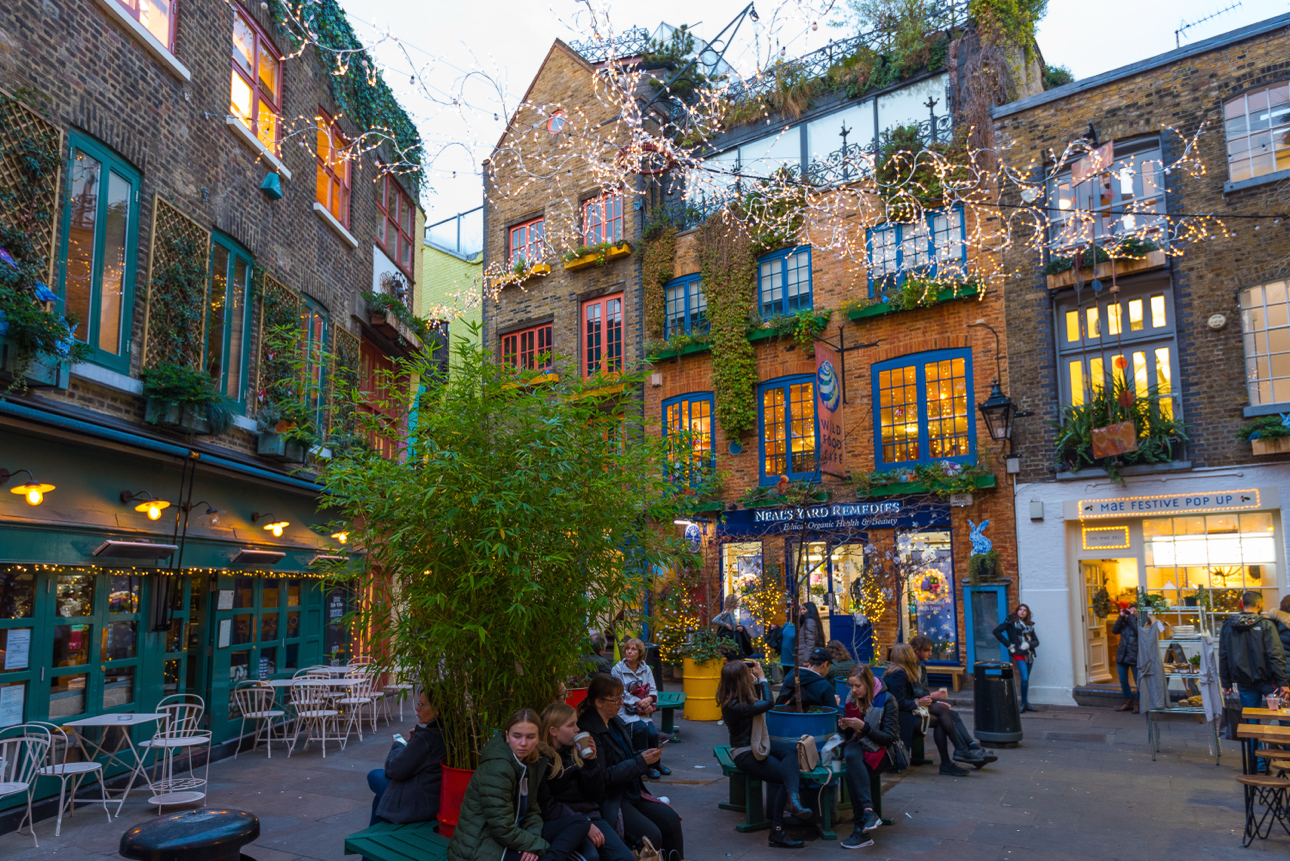 Il Neal's Yard, un coloratissimo cortile nascosto nel cuore di Covent Garden,