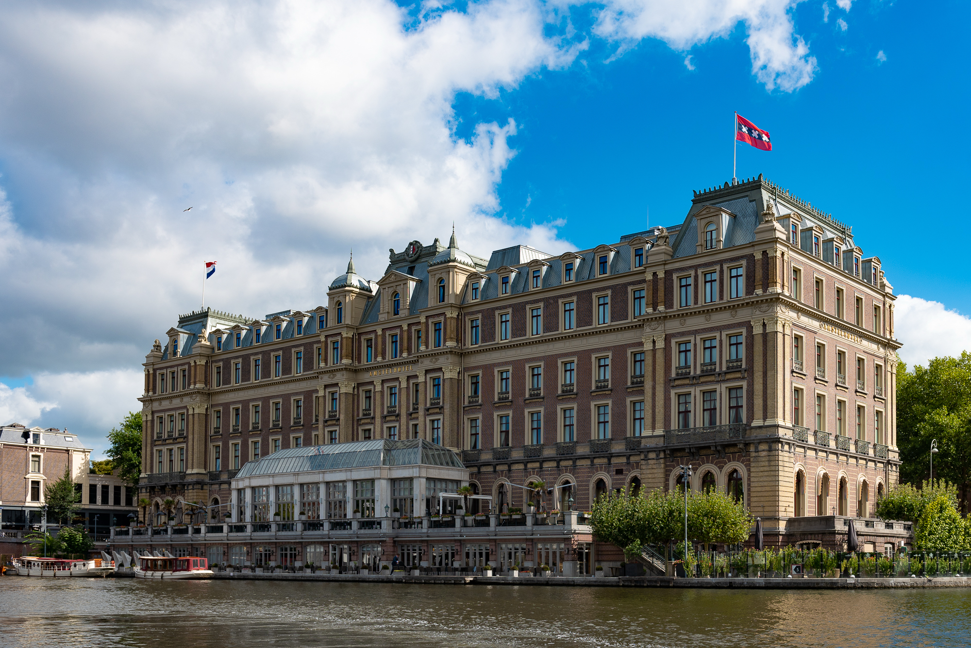  l'InterContinental Amstel Amsterdam, noto anche come Amstel Hotel. 